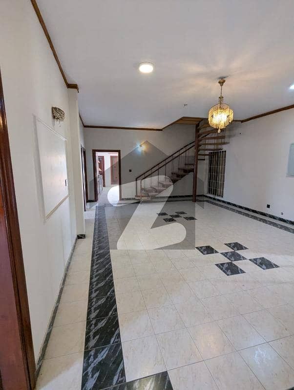 Beautiful and Spacious Penthouse Available for Rent Beautiful and Spacious Penthouse Available for Rent