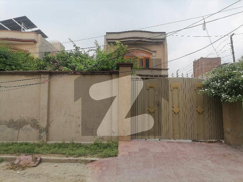 In Green Town, A 12 Marla House Is Available In Green Town, A 12 Marla House Is Available