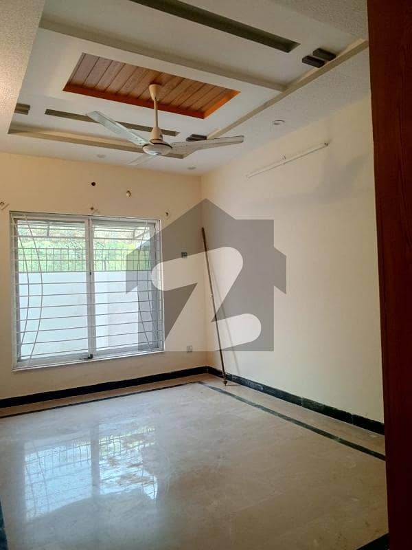 ڈی ۔ 12 اسلام آباد میں 3 کمروں کا 10 مرلہ زیریں پورشن 1.2 لاکھ میں کرایہ پر دستیاب ہے۔