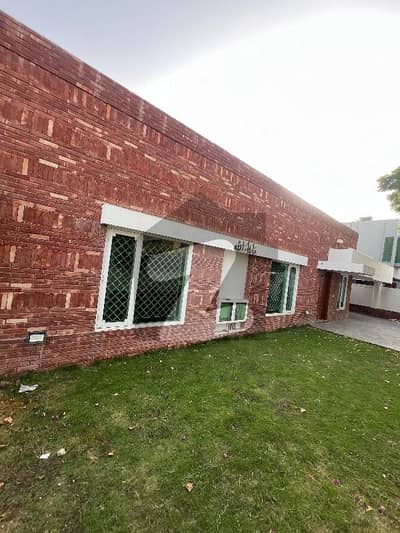 600 Yards Bungalow Dha Phase 7