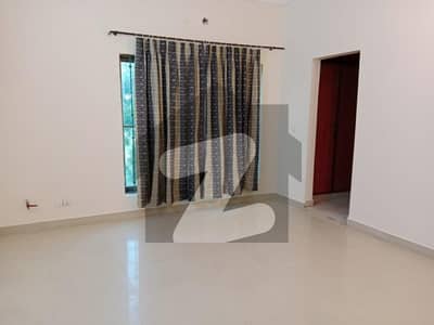 Prime Location rent A Upper Portion In Izmir Town Prime Location