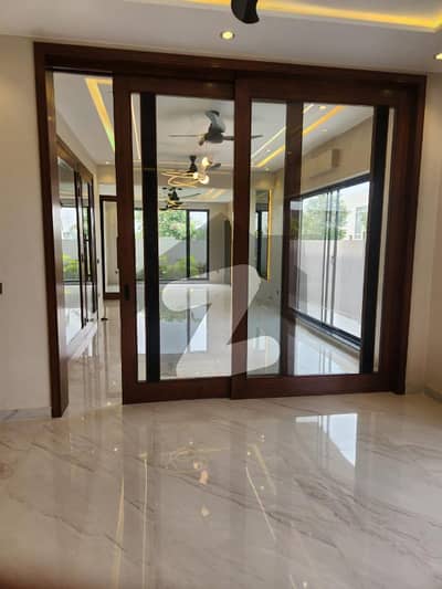 BRAND NEW MODERN DESIGN HOUSE