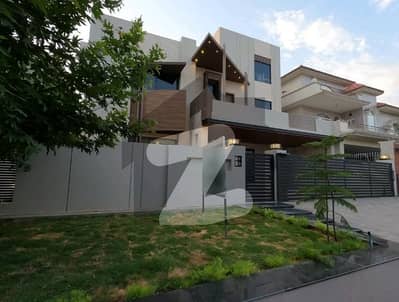 1 Kanal House For sale Available In G-13
