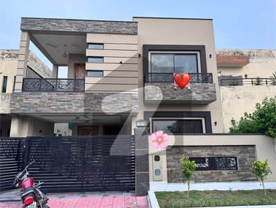 10 Marla Brand New Luxury House For Sale