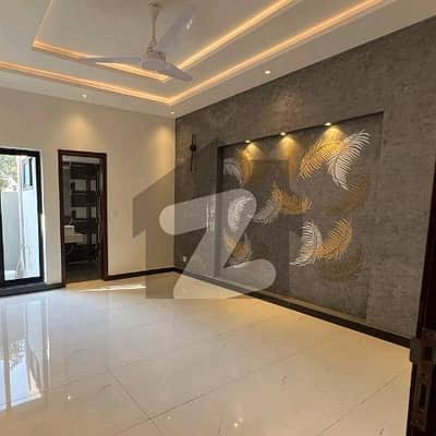 10 Marla Spacious House Available In Bahria Town - Sector C For sale