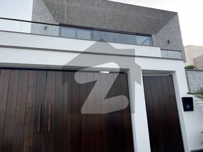 ڈی ایچ اے فیز 8 ڈی ایچ اے ڈیفینس,کراچی میں 6 کمروں کا 1 کنال مکان 30.0 کروڑ میں برائے فروخت۔