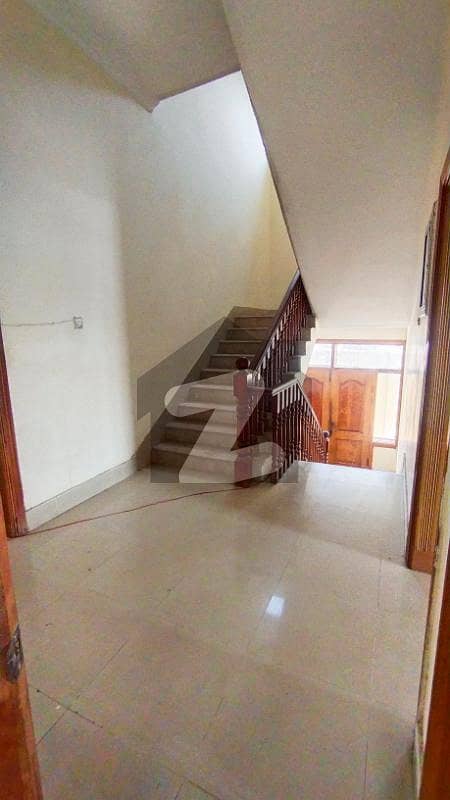 South Open Corner Solid House with Basement South Open Corner Solid House with Basement