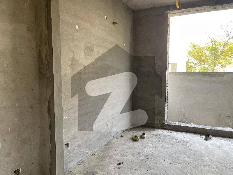 2 Kanal Grey stacture Available for sale