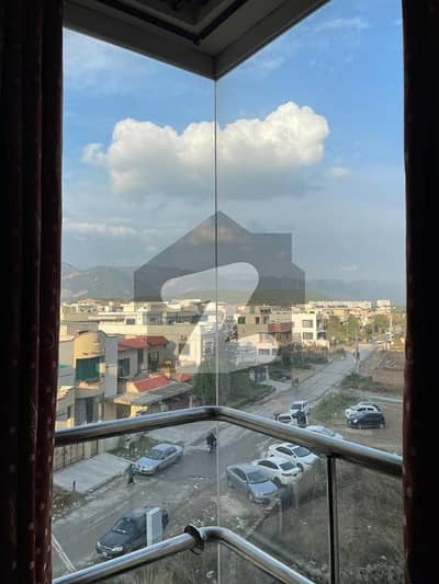 Prime Location Corner Apartment For Sale (1500 Square Feet )
