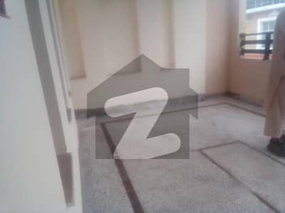 10 Marla House's Upper Portion Available For Rent