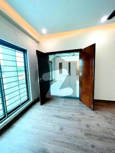 INVESTOR RATE BRAND NEW RING ROAD VIEW APARTMENT AVAILABLE FOR SALE!
