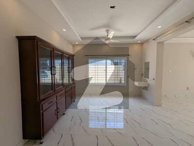 FOR RENT 500 SQYRD Brand New Upper Portion with Rooftop Available in I-8/3