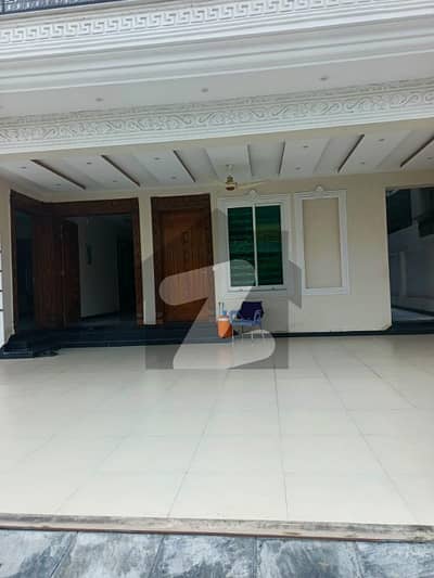 Deal With Owner if you want original pictures please send WhatsApp no