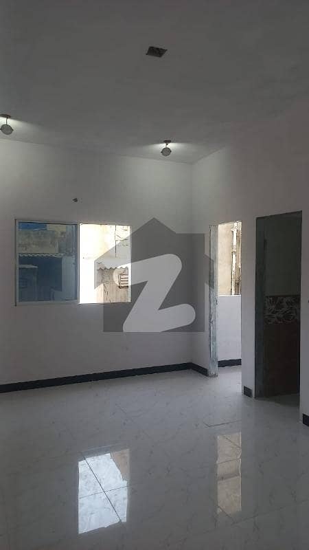 کراچی ایڈمنسٹریشن ایمپلائیز سوسائٹی جمشید ٹاؤن,کراچی میں 4 کمروں کا 16 مرلہ فلیٹ 1.5 لاکھ میں کرایہ پر دستیاب ہے۔