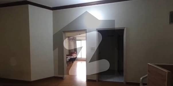 Hostel Room For Girls In Khuda Baksh Colony Near Devsinc