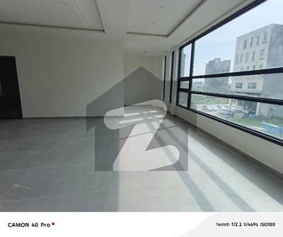 ڈی ایچ اے فیز 8 - کمرشل براڈوے ڈی ایچ اے فیز 8,ڈیفنس (ڈی ایچ اے),لاہور میں 8 مرلہ عمارت 7.0 لاکھ میں کرایہ پر دستیاب ہے۔