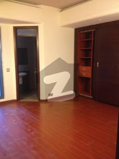 Three Bedroom Compact 1750 Sqft Unfurnished For Rent In Silver Oaks F-10 Islamabad .
