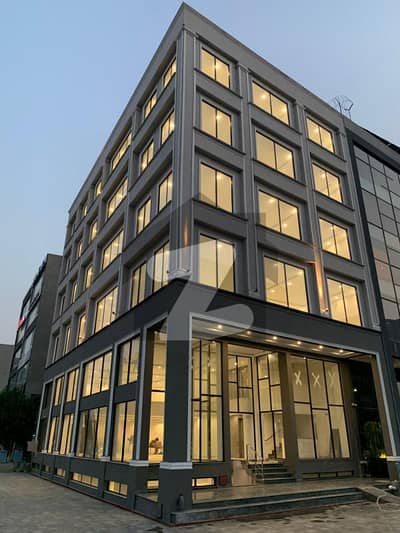 8 MARLA COMMERCIAL BUILDING FOR RENT IN DHA PHASE 8 COMMERCIAL BROADWAY WE ONLY DEAL WITH CLIENT DEALER DON'T CALL US PLEASE
