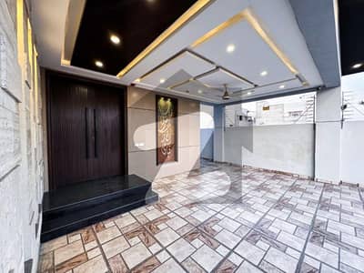 DEFENCE BEAUTIFUL 8 MARLA BRAND NEW HOUSE FOR SALE IN DHA LAHORE
