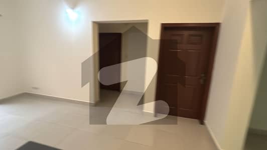 عسکری 13 راولپنڈی میں 4 کمروں کا 10 مرلہ مکان 6.6 کروڑ میں برائے فروخت۔