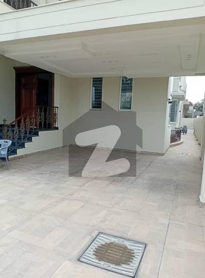 1 Kanal Luxury House with Basement for Rent 1 Kanal Luxury House with Basement for Rent