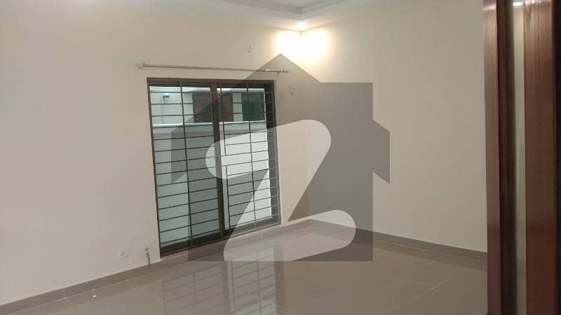 12 Marla Brand new Villa 12 Marla Brand new Villa