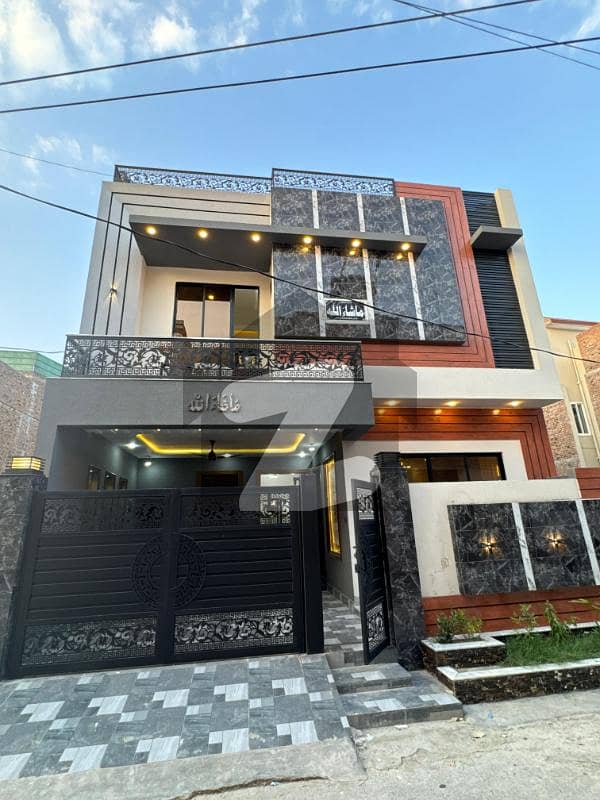 8 Marla Luxury House Available For Sale 8 Marla Luxury House Available For Sale