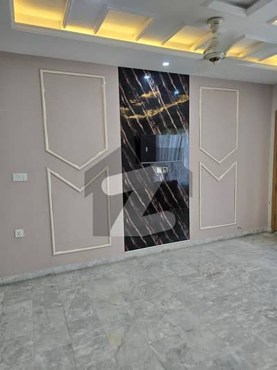 ٹاپ سٹی 1 اسلام آباد میں 6 کمروں کا 1 کنال مکان 1.8 لاکھ میں کرایہ پر دستیاب ہے۔