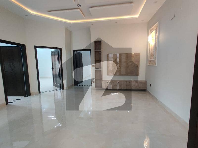 Beautiful Home For sale 10 Marla