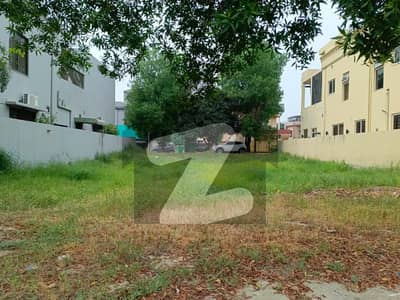 1 KANAL PLOT FOR SALE FACING PARK VIP HOT LOCATION IN OVERSEAS A BAHRIA TOWN LAHORE
