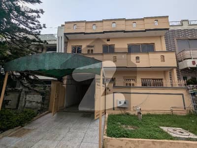 30x60 (200 SQ Yard) Neat And Clean Used Double Story House Available for Sale in G-13 Islamabad On Ideal Location
