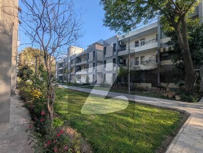 10 Marla 3-Bedrooms 3-Bathrooms 2nd Floor Flat Available For Sale