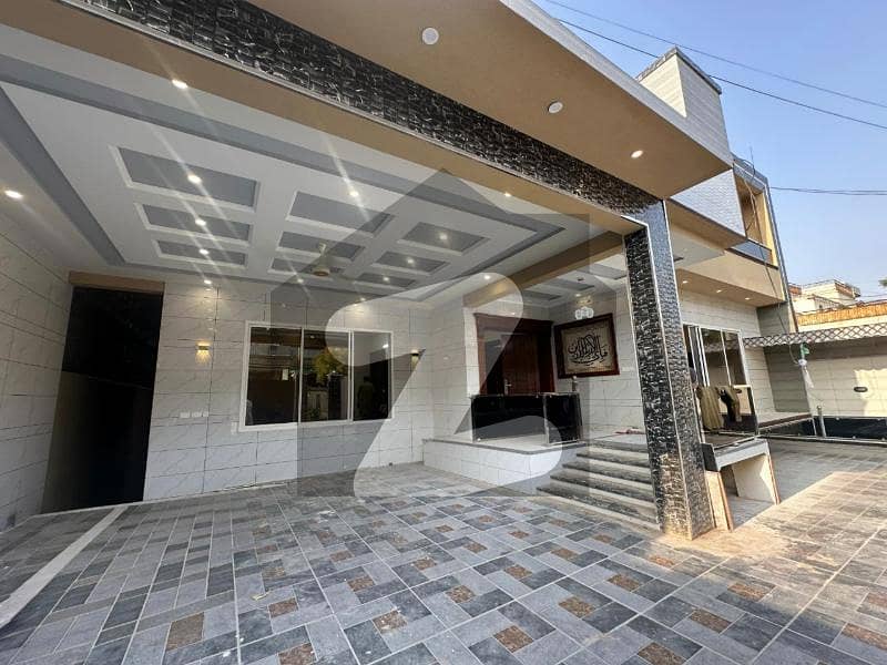 حیات آباد فیز 6 - ایف4 حیات آباد فیز 6,حیات آباد,پشاور میں 11 کمروں کا 1 کنال مکان 15.0 کروڑ میں برائے فروخت۔ حیات آباد فیز 6 - ایف4 حیات آباد فیز 6,حیات آباد,پشاور میں 11 کمروں کا 1 کنال مکان 15.0 کروڑ میں برائے فروخت۔