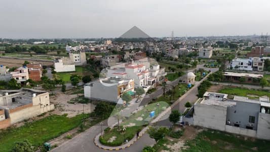 زی گارڈن کینال ایکسپریس,فیصل آباد میں 1 کنال رہائشی پلاٹ 4.5 کروڑ میں برائے فروخت۔