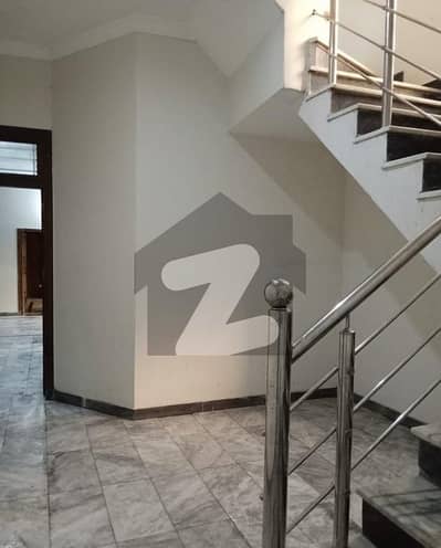 کورنگ ٹاؤن اسلام آباد میں 5 کمروں کا 7 مرلہ مکان 1.15 لاکھ میں کرایہ پر دستیاب ہے۔