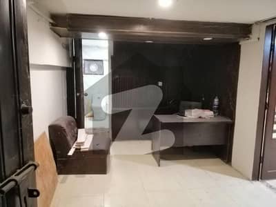 راحت کمرشل ایریا ڈی ایچ اے فیز 6,ڈی ایچ اے ڈیفینس,کراچی میں 6 کمروں کا 4 مرلہ دفتر 1.15 کروڑ میں برائے فروخت۔