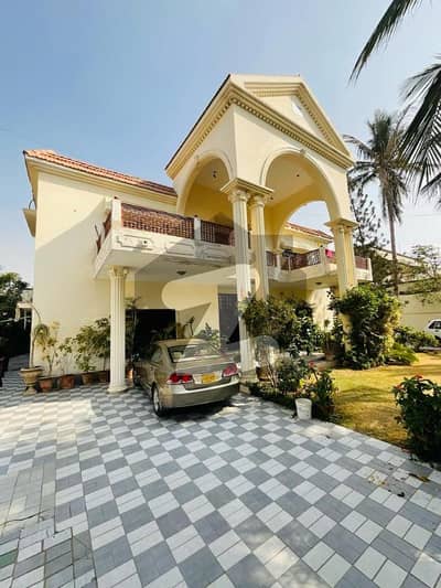 ڈی ایچ اے فیز 6 ڈی ایچ اے ڈیفینس,کراچی میں 11 کمروں کا 4 کنال مکان 48.0 کروڑ میں برائے فروخت۔