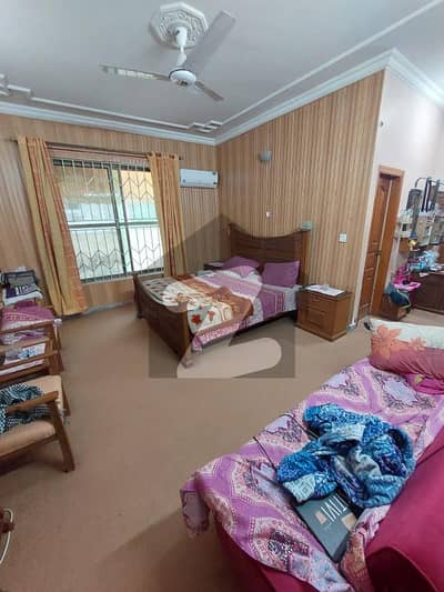 ایف ۔ 11/1 ایف ۔ 11,اسلام آباد میں 6 کمروں کا 1 کنال مکان 19.5 کروڑ میں برائے فروخت۔