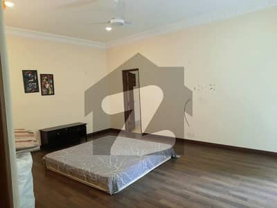 1 Beautiful Room Available For Bachelor ,Job Holder, Female