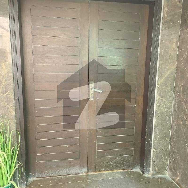 House Best For Commercial Use House Best For Commercial Use