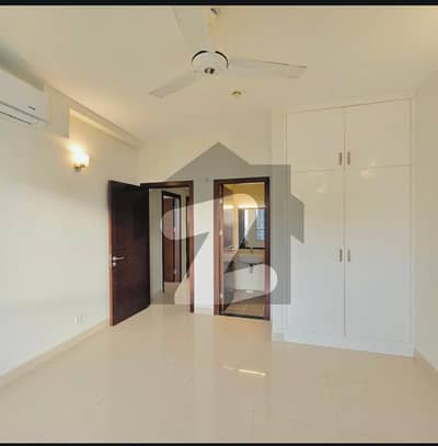 SPACIOUS 2-BED SEA-FACING APARTMENT FOR RENT PEARL TOWER, EMAAR OCEANFRONT