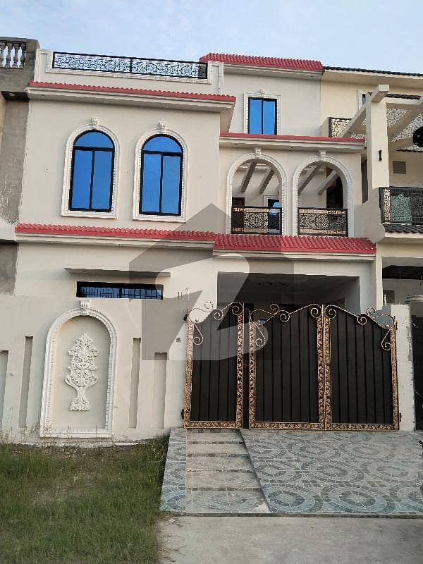 Brand New Double Story 5 Marla Good Location House For sale. Brand New Double Story 5 Marla Good Location House For sale.