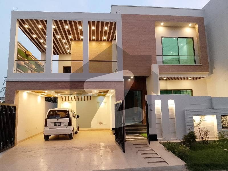 رائل پام سٹی ساہیوال ساہیوال میں 6 کمروں کا 10 مرلہ مکان 4.0 کروڑ میں برائے فروخت۔