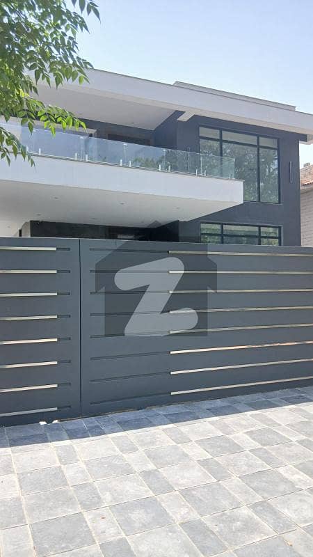 ایف ۔ 6 اسلام آباد میں 11 کمروں کا 4 کنال مکان 35.0 لاکھ میں کرایہ پر دستیاب ہے۔