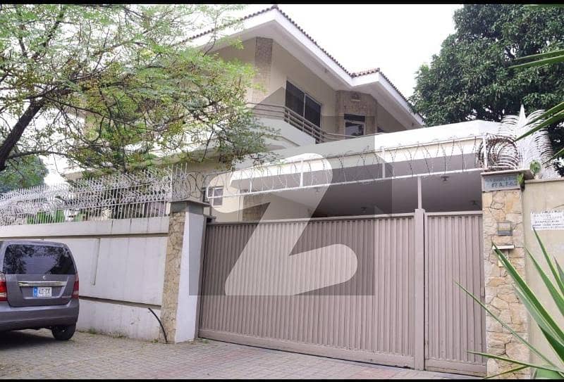 ایف ۔ 7 اسلام آباد میں 8 کمروں کا 1 کنال مکان 12.0 لاکھ میں کرایہ پر دستیاب ہے۔