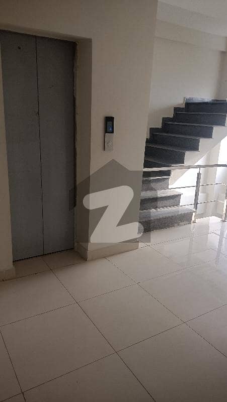 one bed+kitchen apartment with bed include