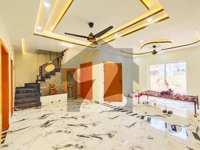 بحریہ ٹاؤن فیز 8 بحریہ ٹاؤن راولپنڈی,راولپنڈی میں 3 کمروں کا 5 مرلہ مکان 1.98 کروڑ میں برائے فروخت۔ بحریہ ٹاؤن فیز 8 بحریہ ٹاؤن راولپنڈی,راولپنڈی میں 3 کمروں کا 5 مرلہ مکان 1.98 کروڑ میں برائے فروخت۔