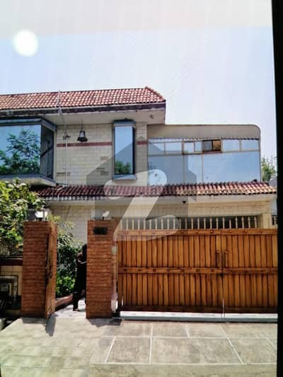 Beautifu House Available For Sale In F-7