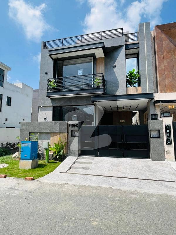 5 MARLA ULTRA MODERN NEW HOUSE FOR SALE 5 MARLA ULTRA MODERN NEW HOUSE FOR SALE