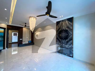 5 MARLA UPPER PORTION AVAIALABLE FOR RENT
